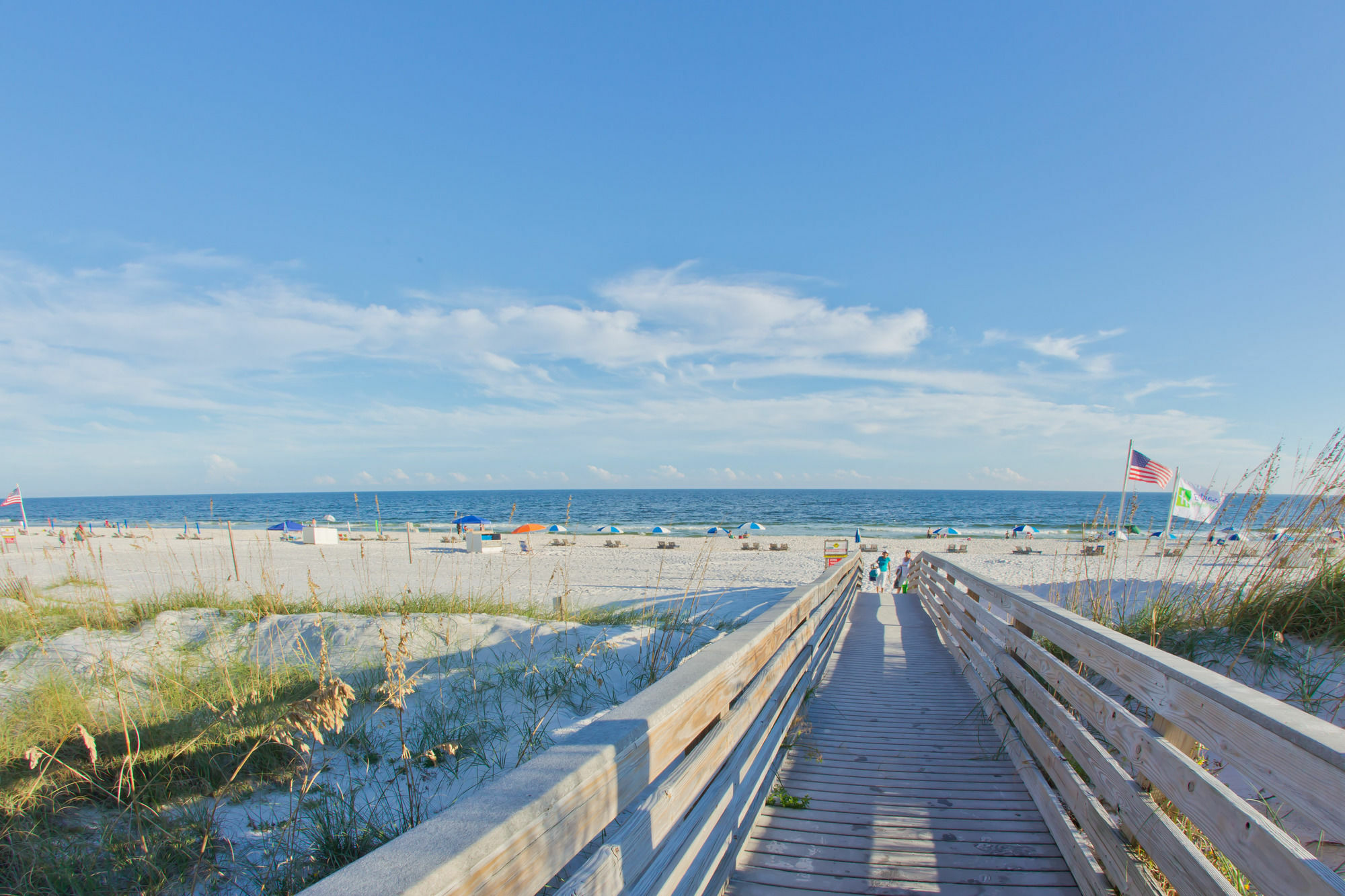 Holiday Inn Express Orange Beach - On The Beach, An Ihg Hotel Экстерьер фото